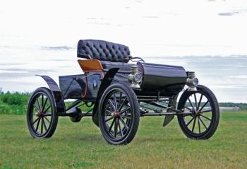 This 1902 Oldsmobile Curved Dash Runabout, featured during Wiscasset Homes on Tour on Saturday, Oct. 18, was the first light auto to make a transcontinental trip – in only 73 days. Courtesy of Owls Head Transportation Museum Car