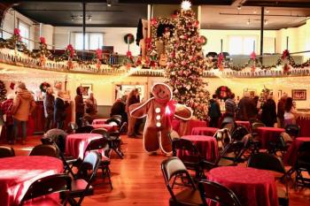 Memory of the 2024 Spectacular featuring the big Gingerbread cookie amidst the crowds... Robert Mitchell photo