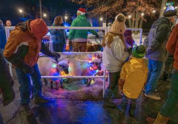 Wiscasset Holiday Marketfest. Bob Bond/40 Federal Studio 