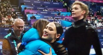 Pairs figure skating 