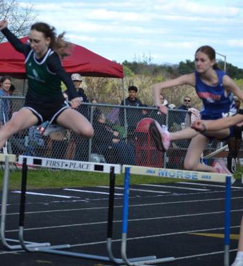 girls hurdle