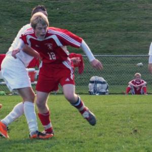 Defender Ryan Hanley works hard to get to the ball in Wiscasset’s quarterfinal game with St. Dom’s. KATHY ONORATO/Wiscasset Newspaper
Defender Ryan Hanley works hard to get to the ball in Wiscasset’s quarterfinal game with St. Dom’s. KATHY ONORATO/Wiscasset Newspaper