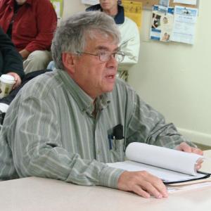 Consultant Karl Olson speaks to Edgecomb planners October 4. SUSAN JOHNS/Wiscasset Newspaper Consultant Karl Olson speaks to Edgecomb planners October 4. SUSAN JOHNS/Wiscasset Newspaper