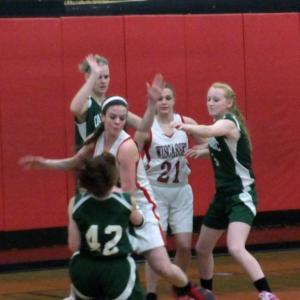 Brianna Goud ties up the ball. KATHY ONORATO/Wiscasset Newspaper