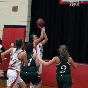 Miranda McIntire scores for Wiscasset. KATHY ONORATO/Wiscasset Newspaper