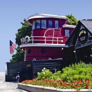 Tugboat Inn, Restaurant & Lounge & Marina