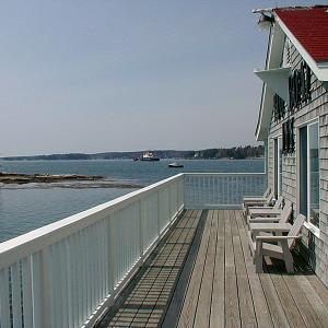 Tugboat Inn, Restaurant & Lounge & Marina