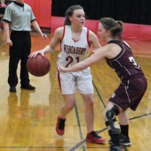 Heidi Pinkham brings the ball down court for Wiscasset’s game with Monmouth. Brianna Goud draws a foul from the Monmouth defender while going to the basket. KATHY ONORATO/Wiscasset Newspaper Heidi Pinkham brings the ball down court for Wiscasset in Tuesday’s game with Monmouth.