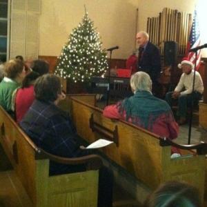 Bruce Stedman, 91, singing “O Holy Night” in French and in English at the 2011 Woolwich gathering.