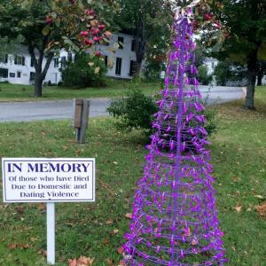 The Wiscasset Remembrance Tree stands on the town common for a second year, erected there by Julia Hatfield, New Hope For Women’s (NHFW) community based advocate. The NHFW satellite office in town is located at 41 Water Street. SUSAN JOHNS/Wiscasset Newspaper Wiscasset Maine Memory Tree