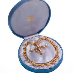 Phillips family necklace, 1871. Courtesy of Historic New England