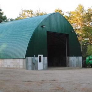 Westport Island’s sand and salt shed is nearly complete. Still to come were paving and a final adjustment to the door. JANE CARPENTER/Wiscasset Newspaper.