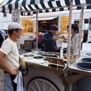 The first ever oyster mobile food cart was on hand at the art walk, thanks to O’Oysters owner Lucas Myers, who traveled up from South Portland to shuck and sell his fresh oysters. SUZI THAYER/Boothbay Register