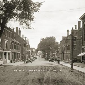 An early 1900’s photo of Main Street in Damariscotta, from a glass plate negative, will be part of Kevin Johnson’s Chat’s program. Courtesy of the venue
