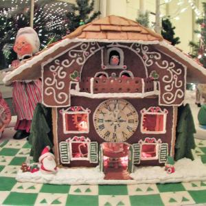 Susan Brackett’s Santa’s Cukoo gingerbread