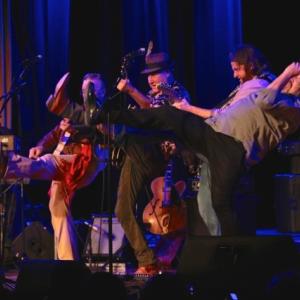 The musicians, kickin' it, Van Morrison-style during “Caravan.” Robert Mitchell photo