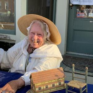 Lincoln County Historical Association’s Perry Palmer greets Wiscasset Art Walk goers July 25. SUSAN JOHNS/Wiscasset Newspaper