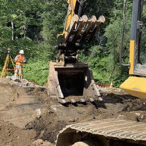Work continues at Head Tide Dam in Alna Aug. 23. SUSAN JOHNS/Wiscasset Newspaper