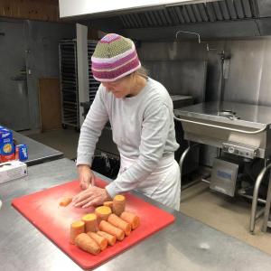 Kieve head chef Lee Giberson prepares meals for the Wiscasset food pantry. Courtesy photo