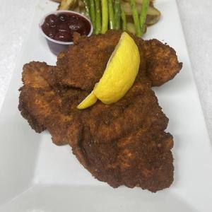 Wiener schnitzel. Boathouse Bistro. Ralph Smith photo