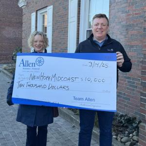 Rebekah Paredes, Exec. Director at New Hope Midcoast and Dan Bookham of Allen Insurance & Financial. Courtesy of New Hope Midcoast