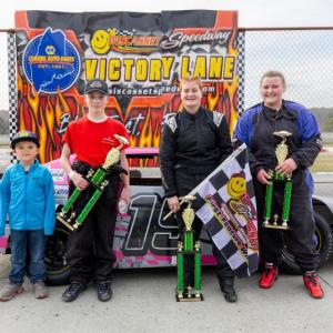 4 Cylinder Pro Victory Lane, from left: Jr. Official Karson Gervais, Jackson Moreside, Chassidy Shorty and Taylor Lane. Jasen Dickey Photography