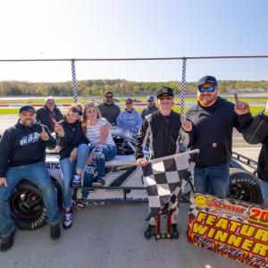 Four generations of Renos (and more) celebrate their Modified victory. Jasen Dickey Photography