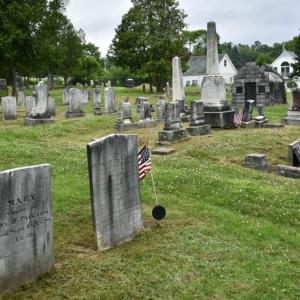 Rev. Hezekiah Packard, who served as a “fifer” during the American Revolution rests besides his wife Mary. PHIL DI VECE/Wiscasset Newspaper