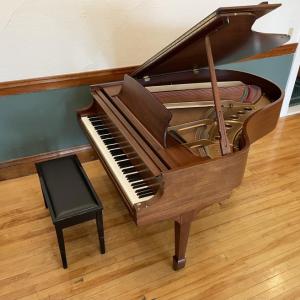 The 1941 Steinway M baby grand piano gifted by the Bay Chamber Music School. Courtesy of COH