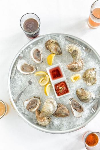 oysters, craft beers, maine beers, boothbay harbor restaurants, waterfront dining