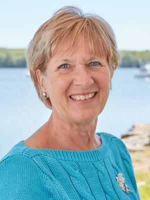Newcastle Realty Realtor Lorrie Zeiner Earns Award for Thirty years of Service